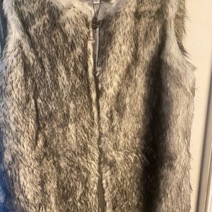 Large BB Dakota faux fur vest